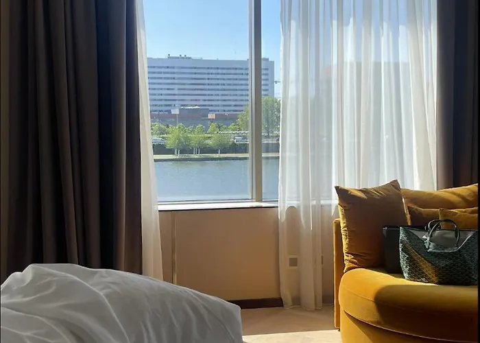 Main Hotel